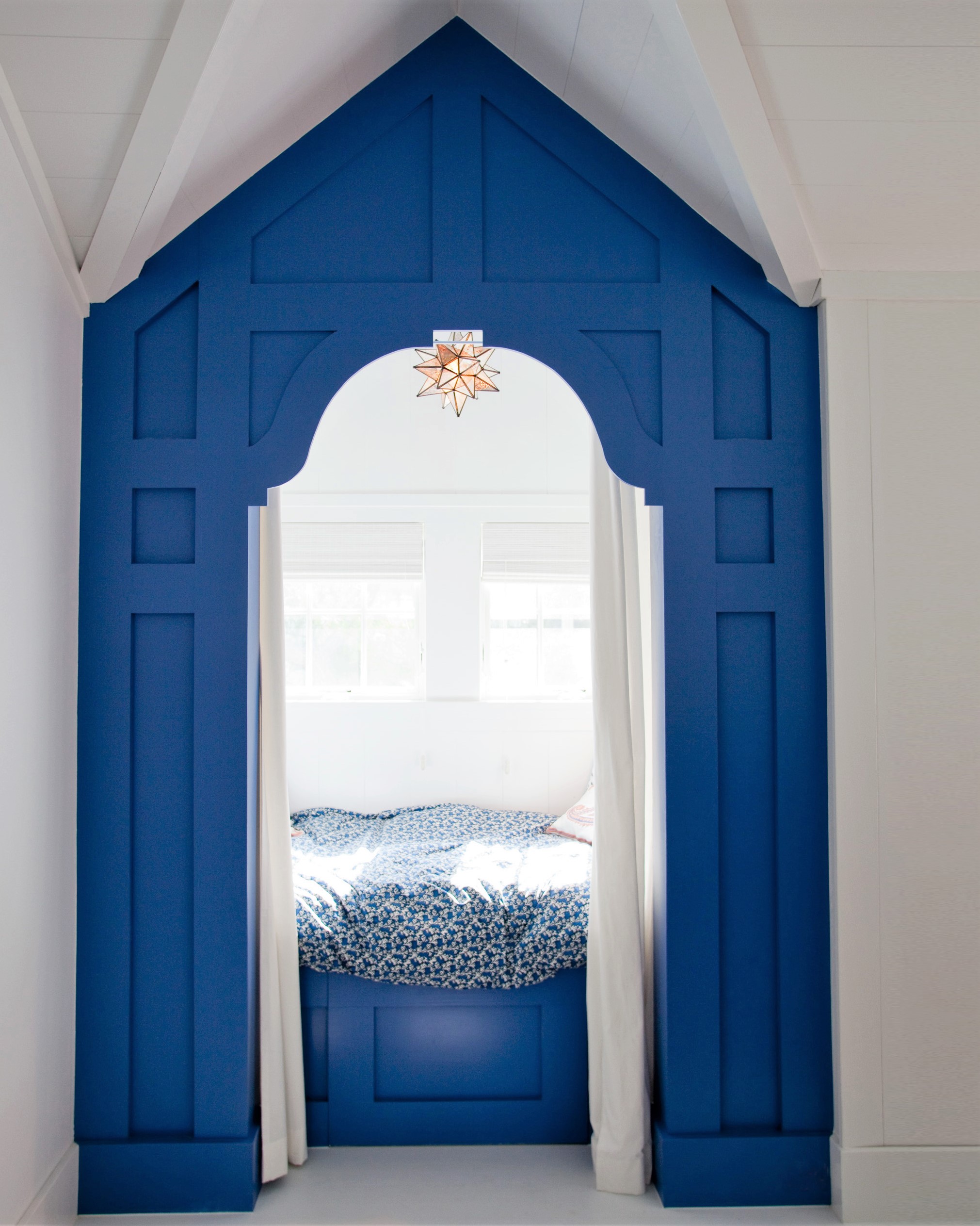 Counterpoint_Blue-Bed-Nook_4-5